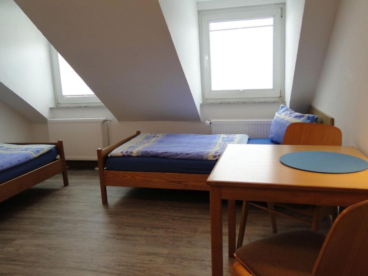 Haus St. Josef Vandrarhem Vallendar Exteriör bild
