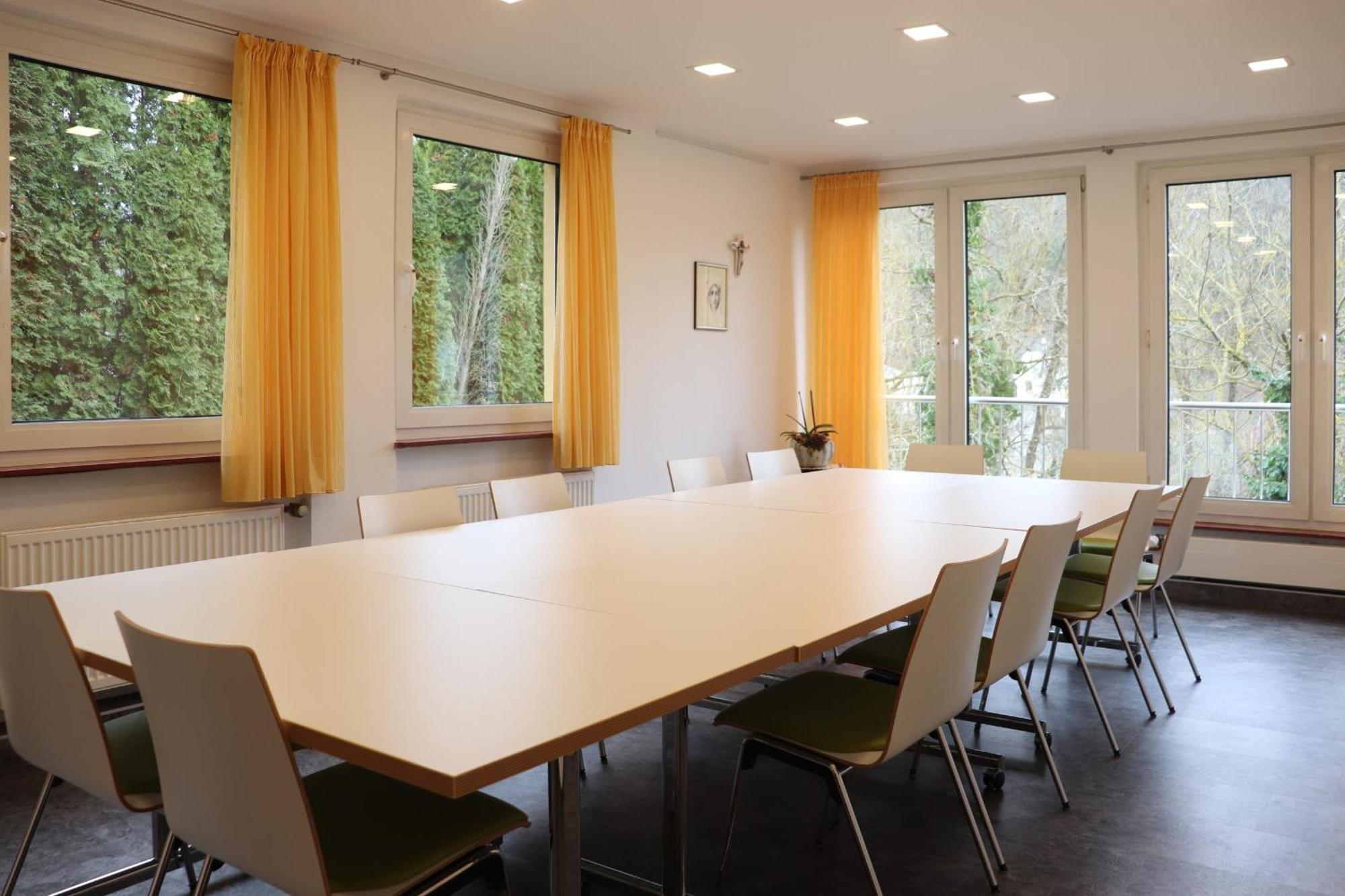 Haus St. Josef Vandrarhem Vallendar Exteriör bild